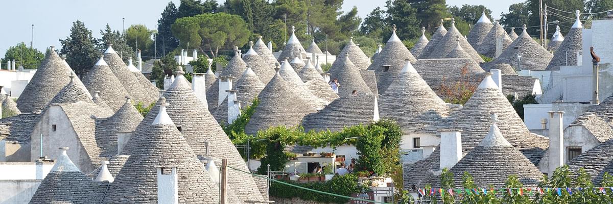 What are the most popular tourist destinations in Puglia?