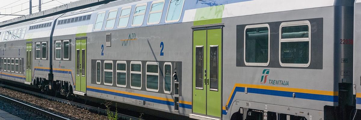 Can you explore Pulgia by rail?