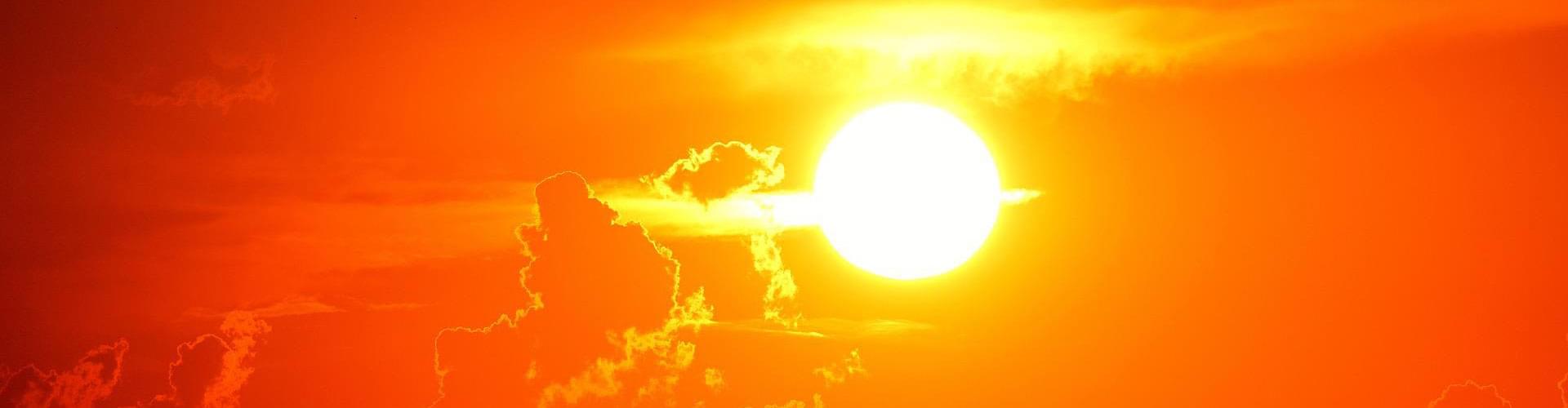 How to cope with excessive heat while on holiday